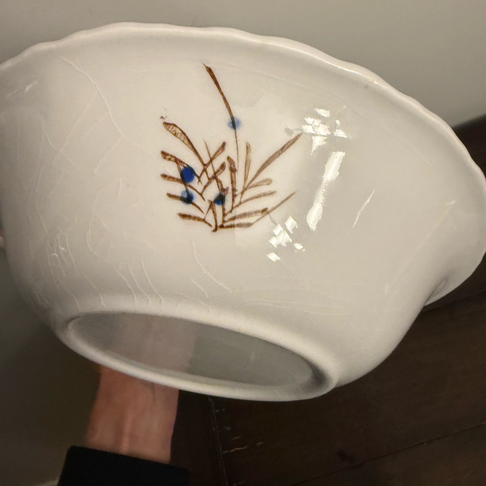 Hand-Painted Floral Ceramic Bowl (Vintage Style) - Picture 2 of 5